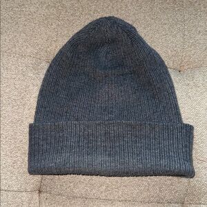 Aritzia x Sunday Best - Knit Beanie